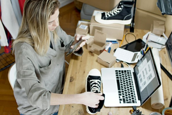 Course Image for Q66528 Exploring Photography Skills for the Workplace or Self Employment Opportunities: Using Photography to sell on the Internet - Taster