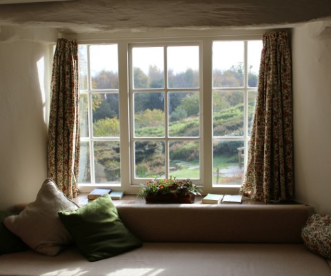 Course Image for Q66592 Art for Building Confidence: Cozy Window View - Taster