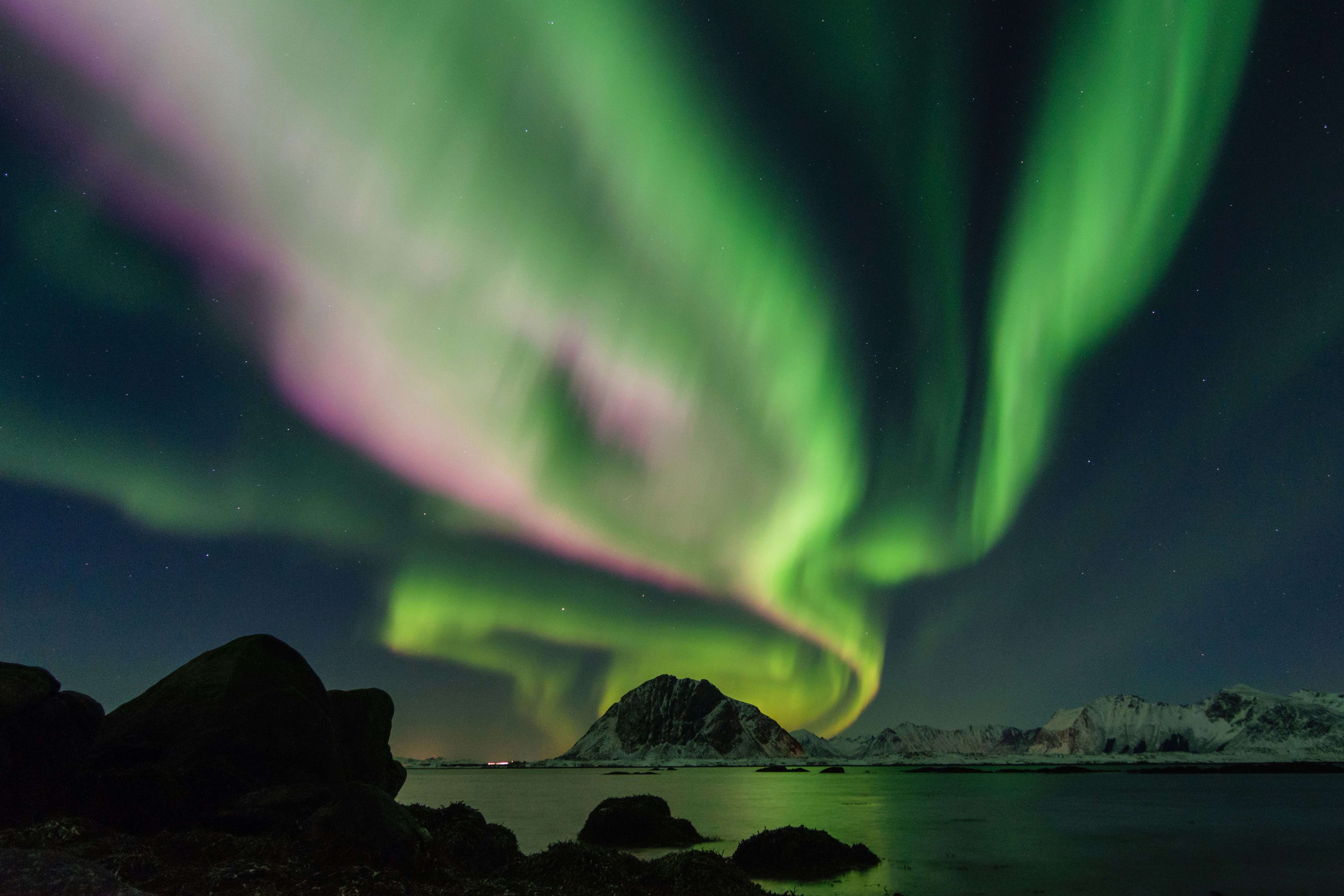 Course Image for Q66660 Art for Building Confidence: Northern Lights - Starter