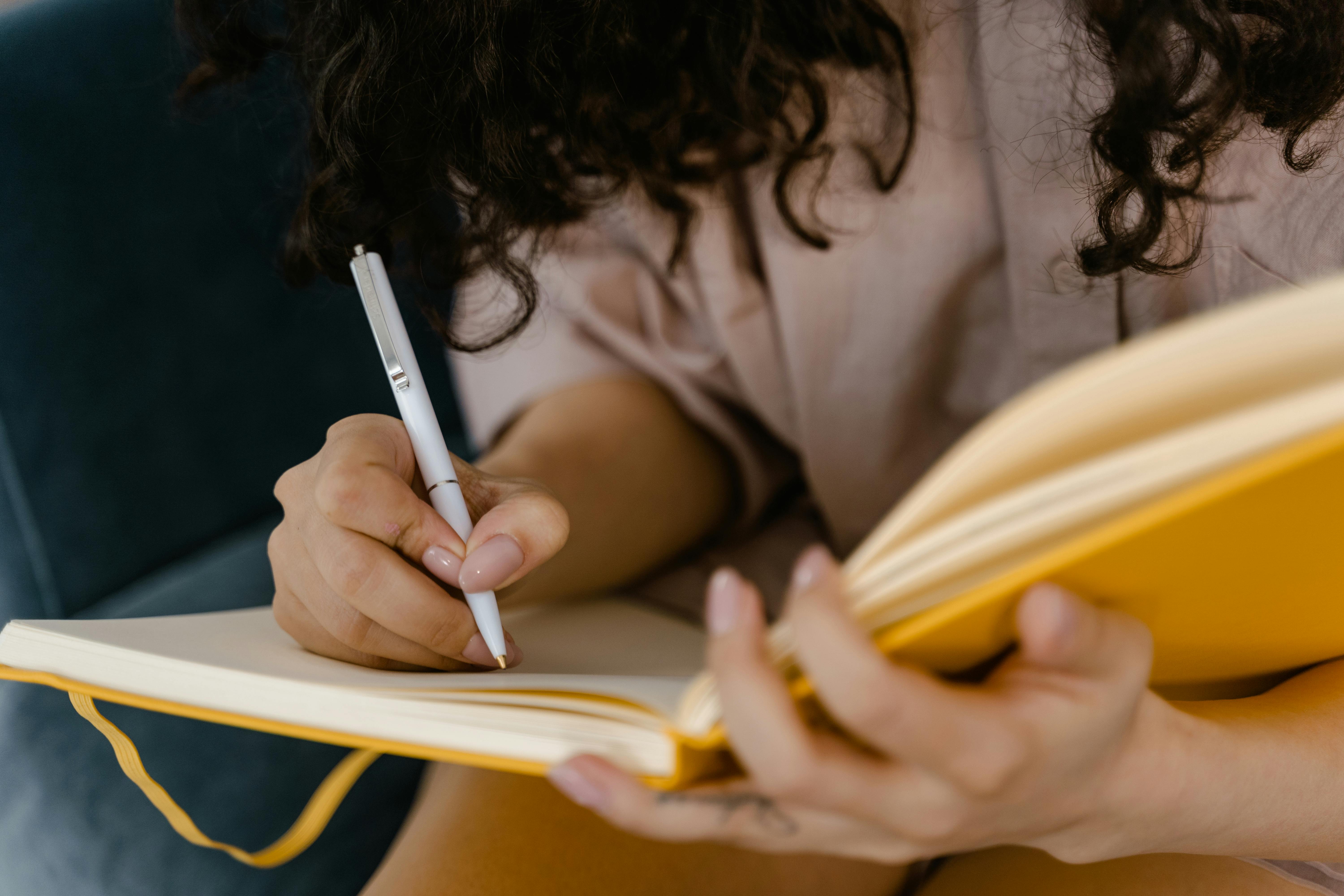 Course Image for T00165 Wellbeing Through The Arts: Creative Writing - Starter